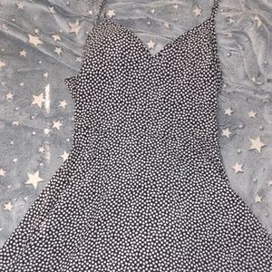 NWOT!!!! Super Cute Back Tie Daisy Print Dress